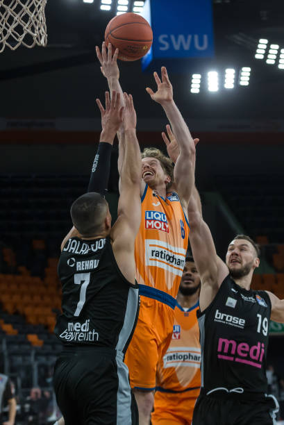 一个人的荣 一个人的荣